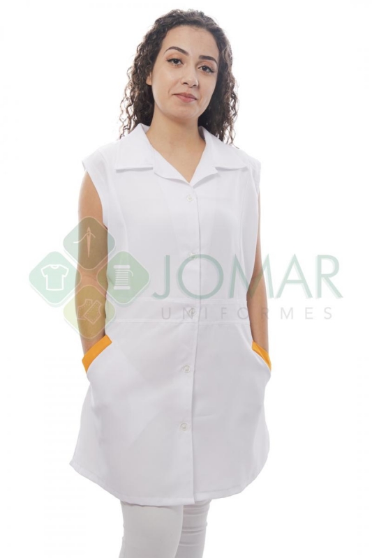 Jaleco feminino branco sem manga